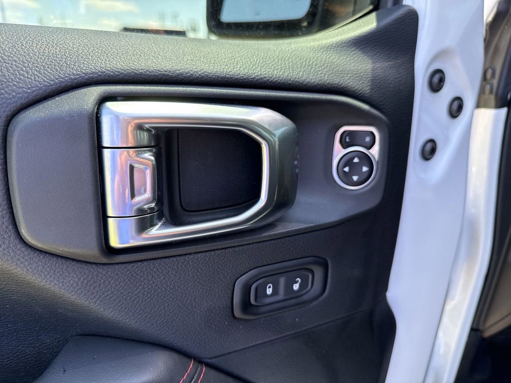 Used 2026 Jeep Wrangler Unlimited Rubicon AWD/4WD image 20