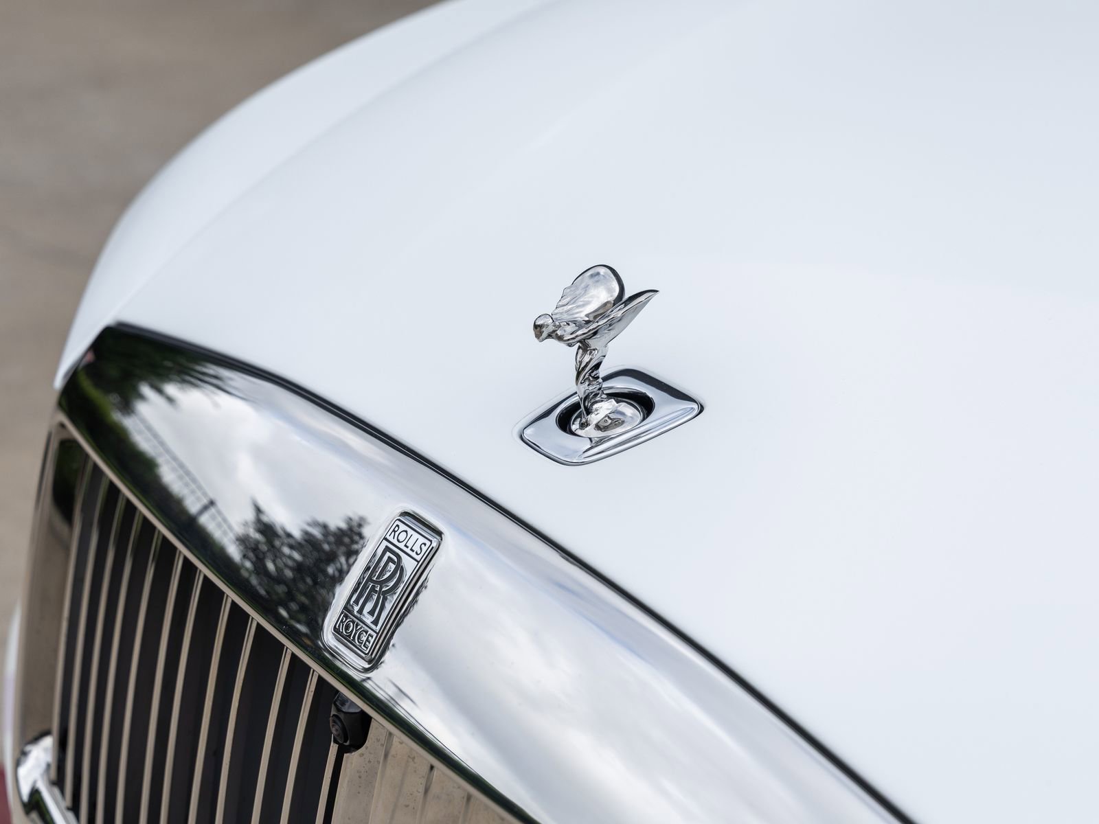 Used 2024 Rolls-Royce Spectre image 18