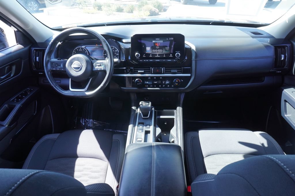 Used 2025 Nissan Pathfinder SV FWD image 12