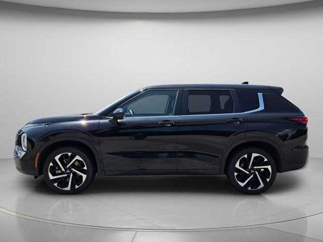 Used 2024 Mitsubishi Outlander SE AWD/4WD image 3