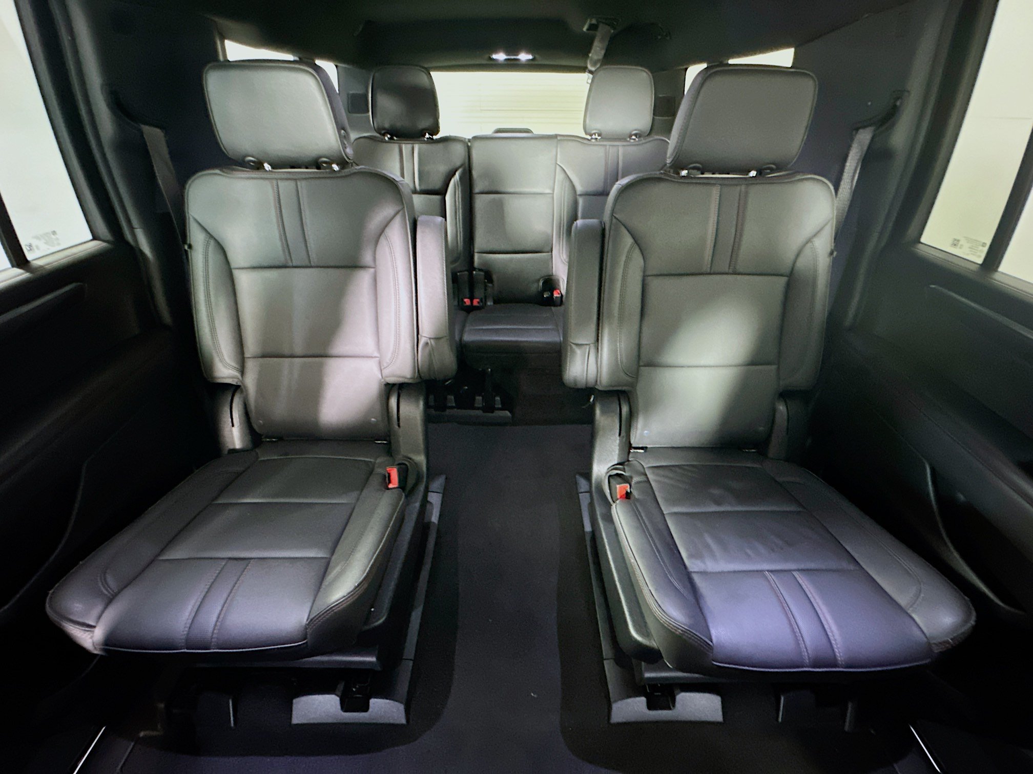Used 2025 Chevrolet Suburban RST w/ Comfort Package RWD image 30