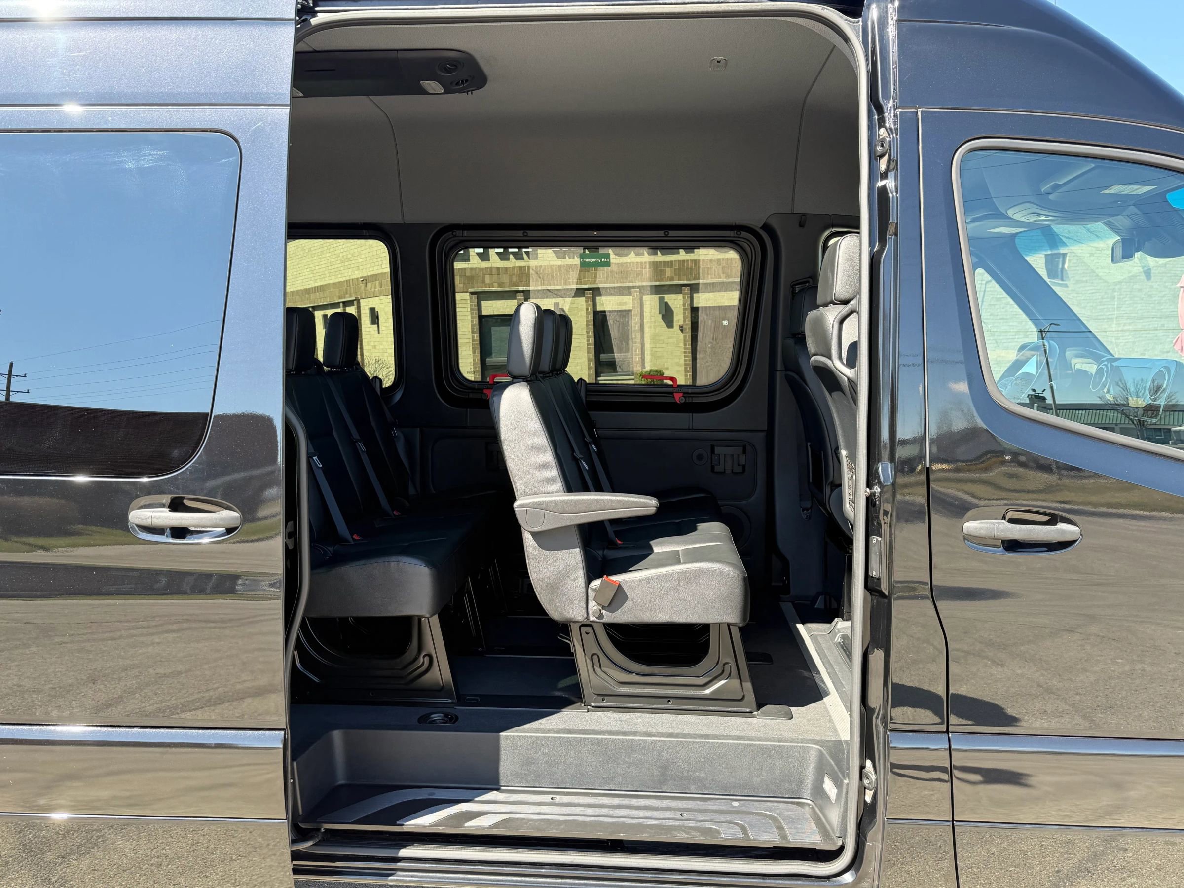 Used 2021 Mercedes-Benz Sprinter 2500 image 10