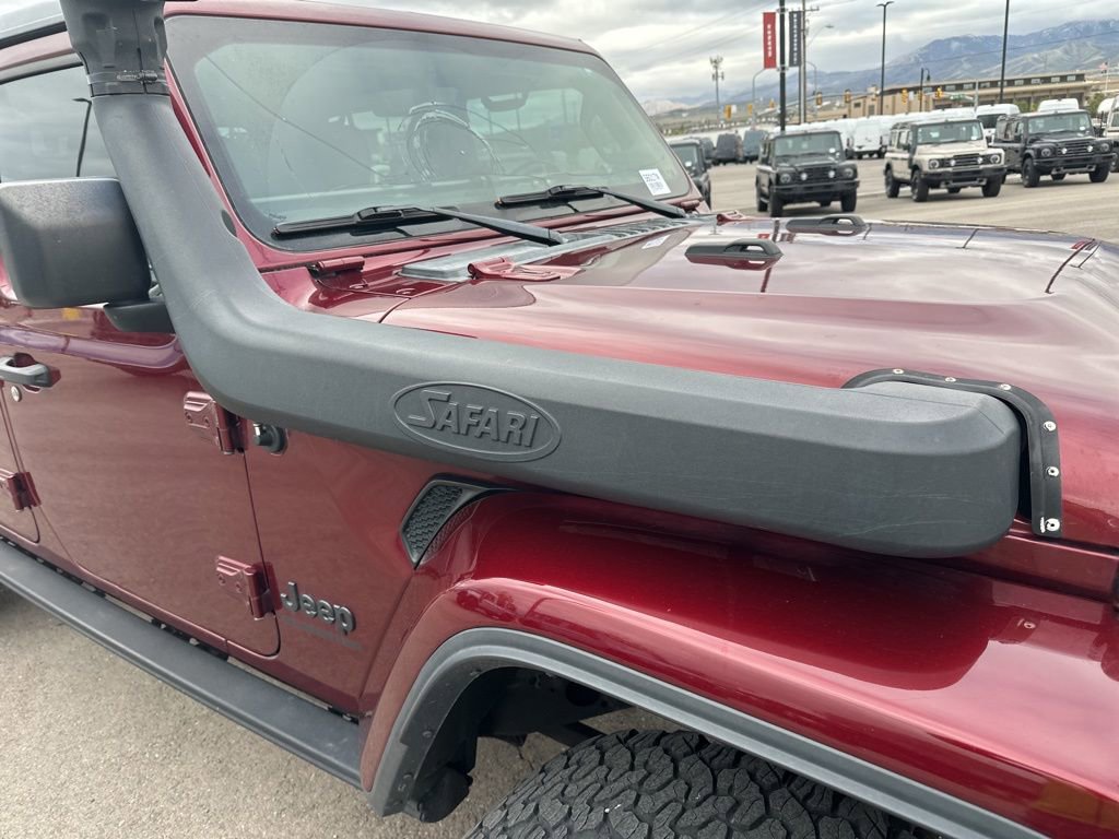 Used 2021 Jeep Gladiator Sport AWD/4WD image 15