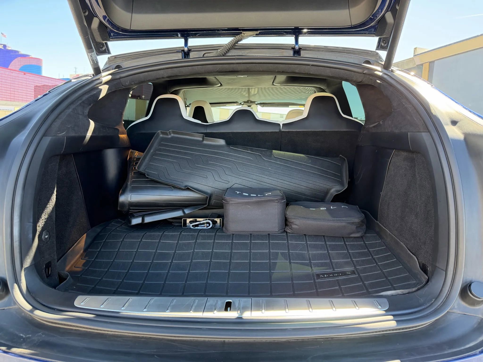 Used 2018 Tesla Model X 100D image 32