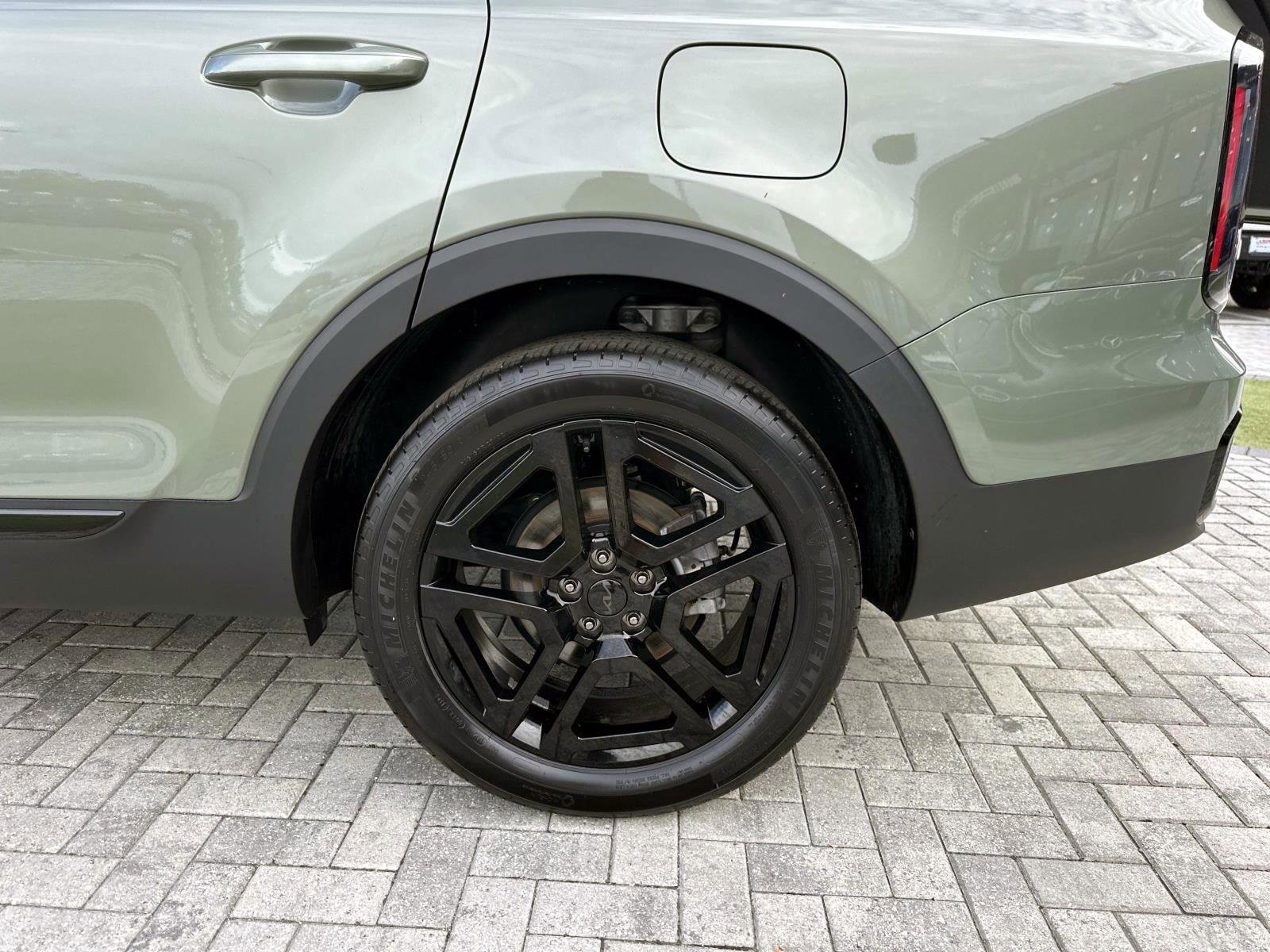 Used 2025 Kia Telluride SX Prestige X-Line image 11
