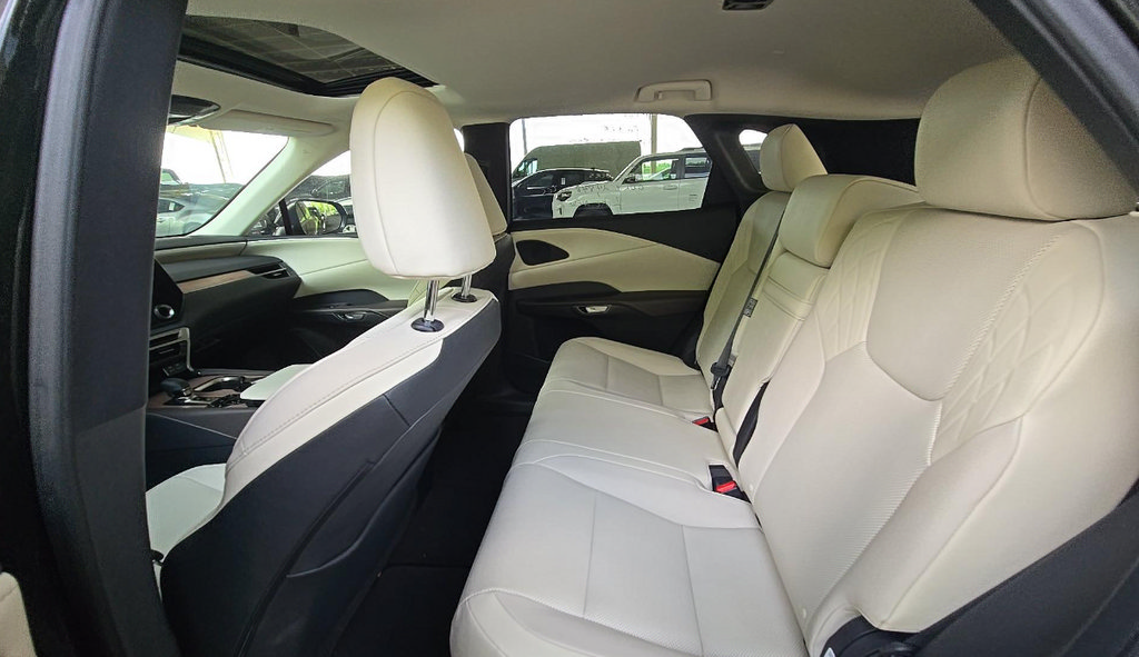 Used 2023 Lexus RX 350 Premium w/ Accessory Package AWD/4WD image 40