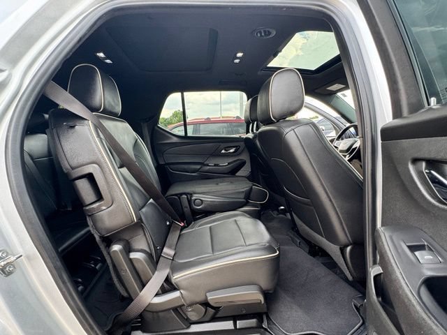 Used 2022 Chevrolet Traverse Premier w/ Redline Edition AWD/4WD image 25