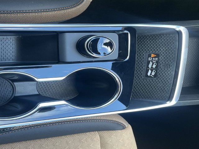 Used 2025 Chevrolet Equinox ACTIV w/ Safety and Technology Package FWD image 14