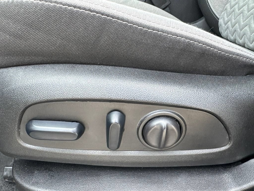 Used 2024 Chevrolet Equinox LT AWD/4WD image 15
