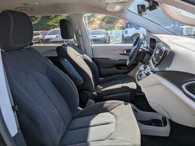 Certified 2023 Chrysler Voyager LX FWD image 25