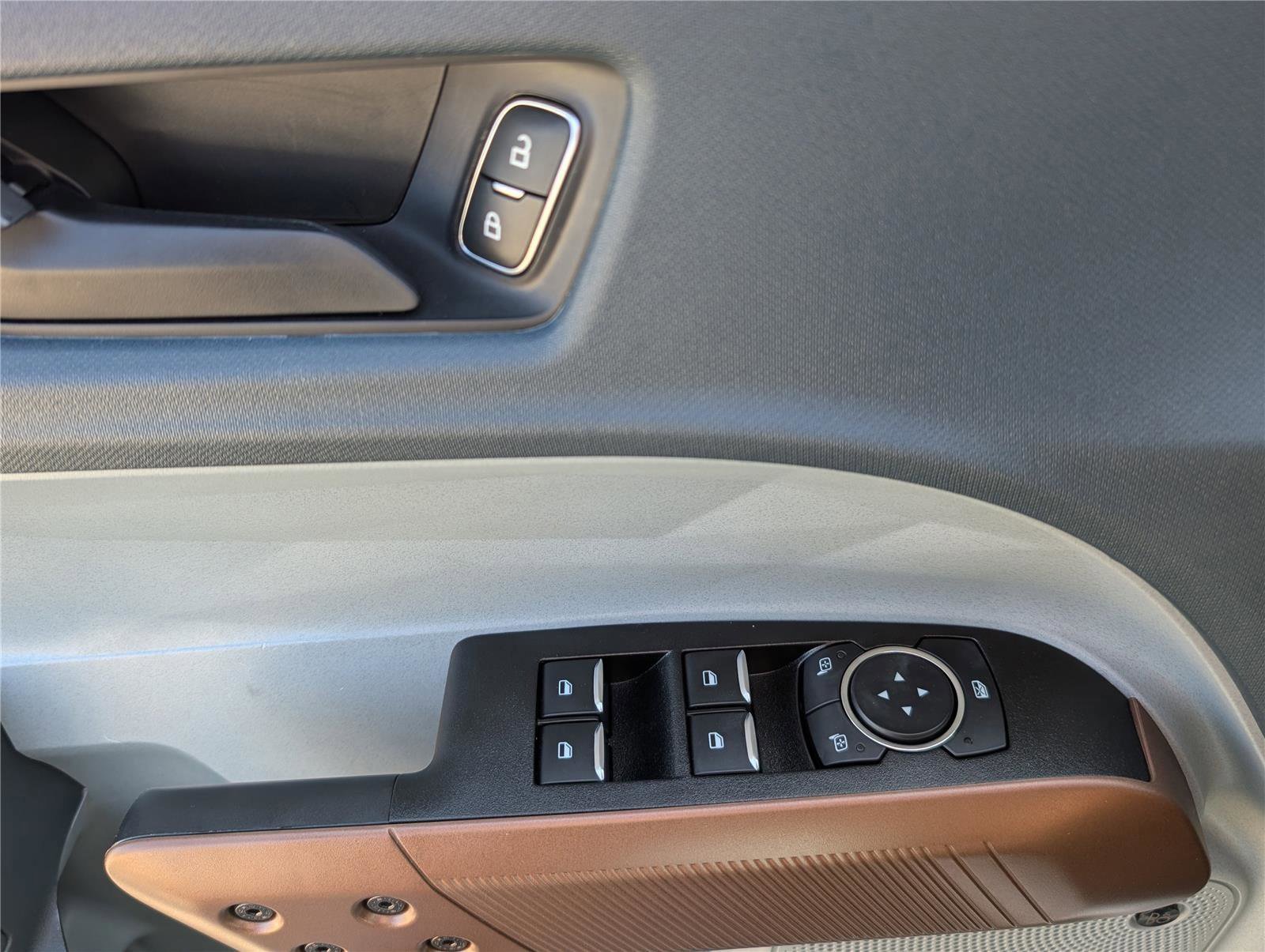 Used 2024 Ford Maverick Lariat image 19