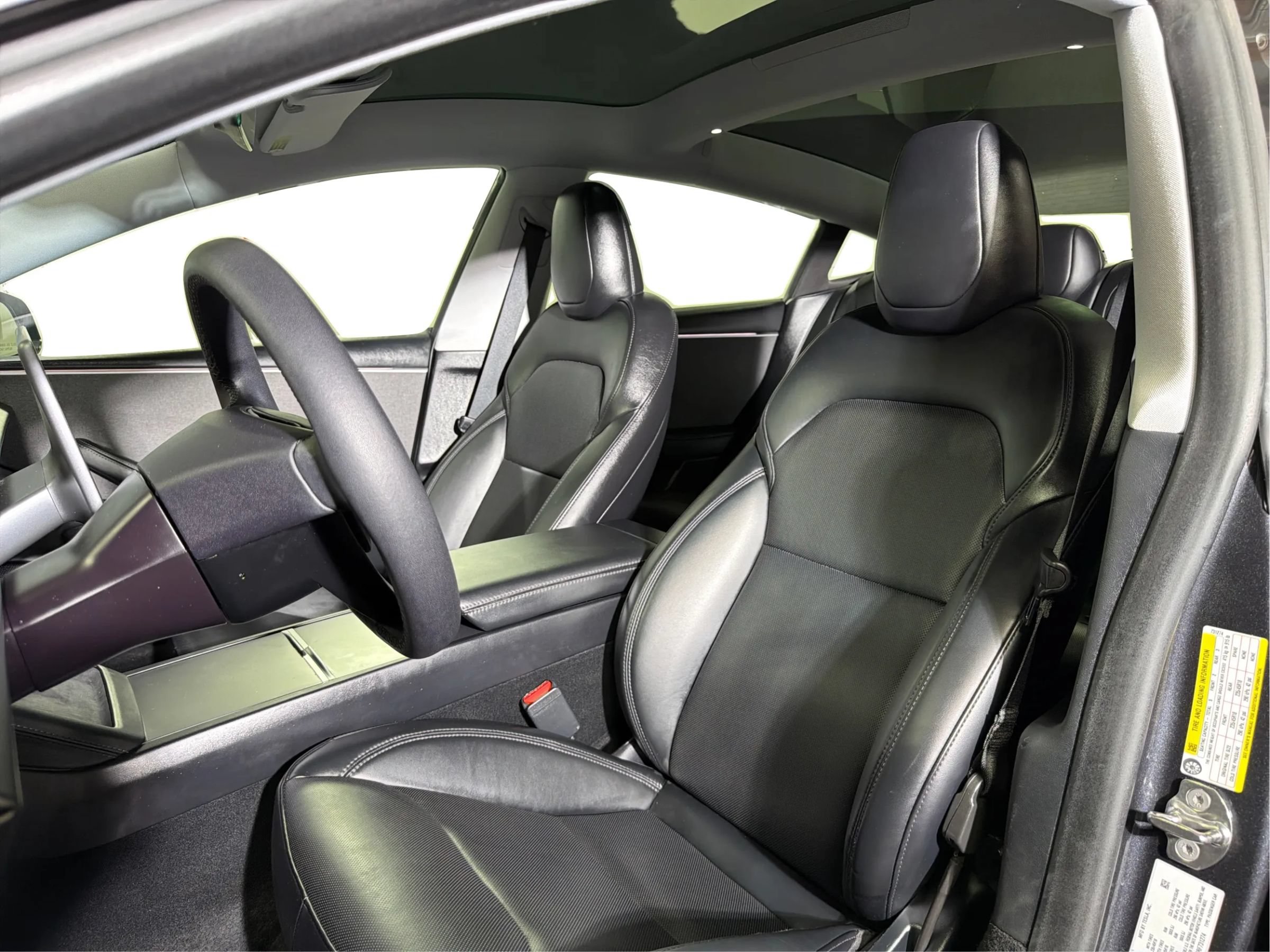 Used 2024 Tesla Model 3 Standard Range RWD image 9
