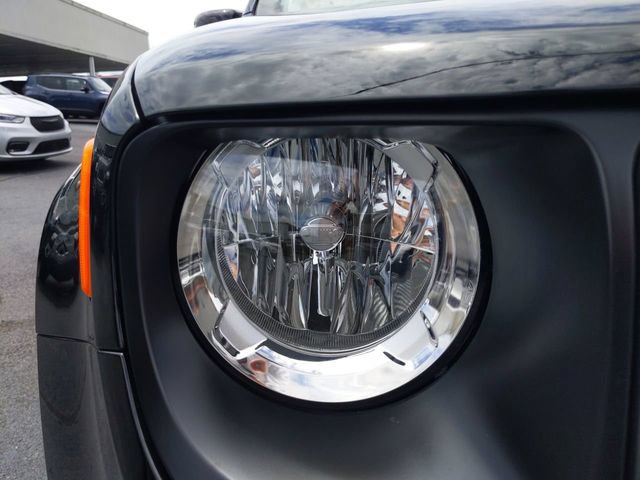 Used 2023 Jeep Renegade Trailhawk w/ Trailer Tow Group AWD/4WD image 10