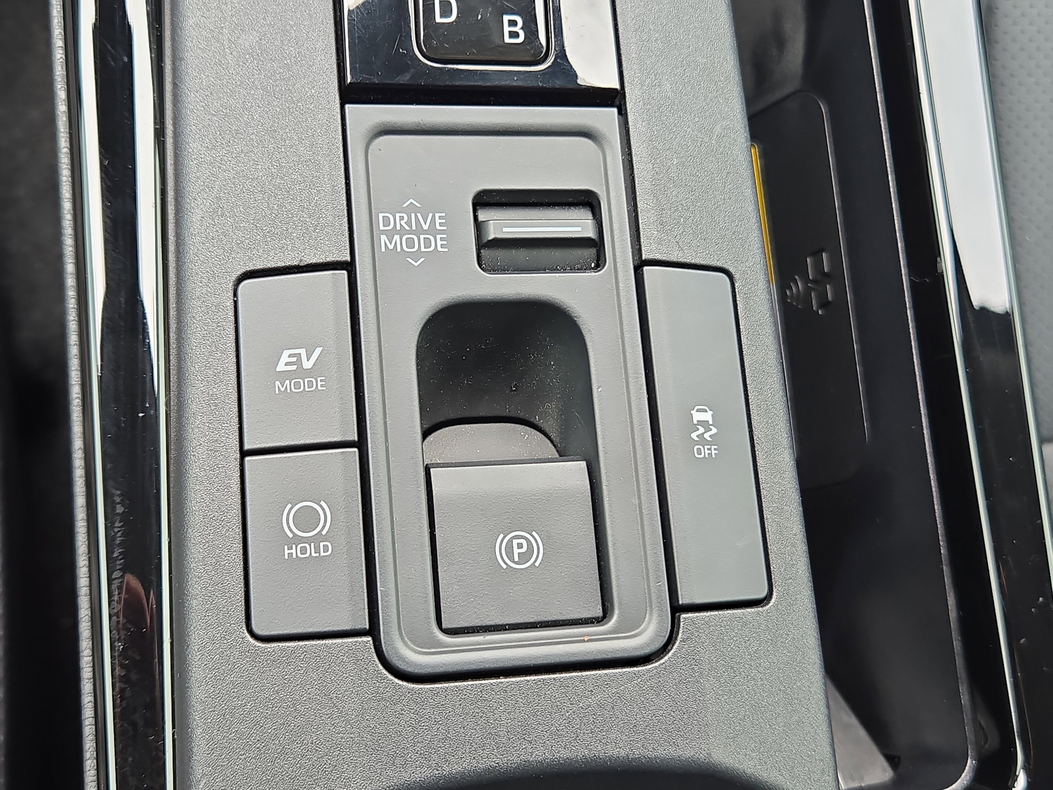 Used 2024 Toyota Prius XLE image 31