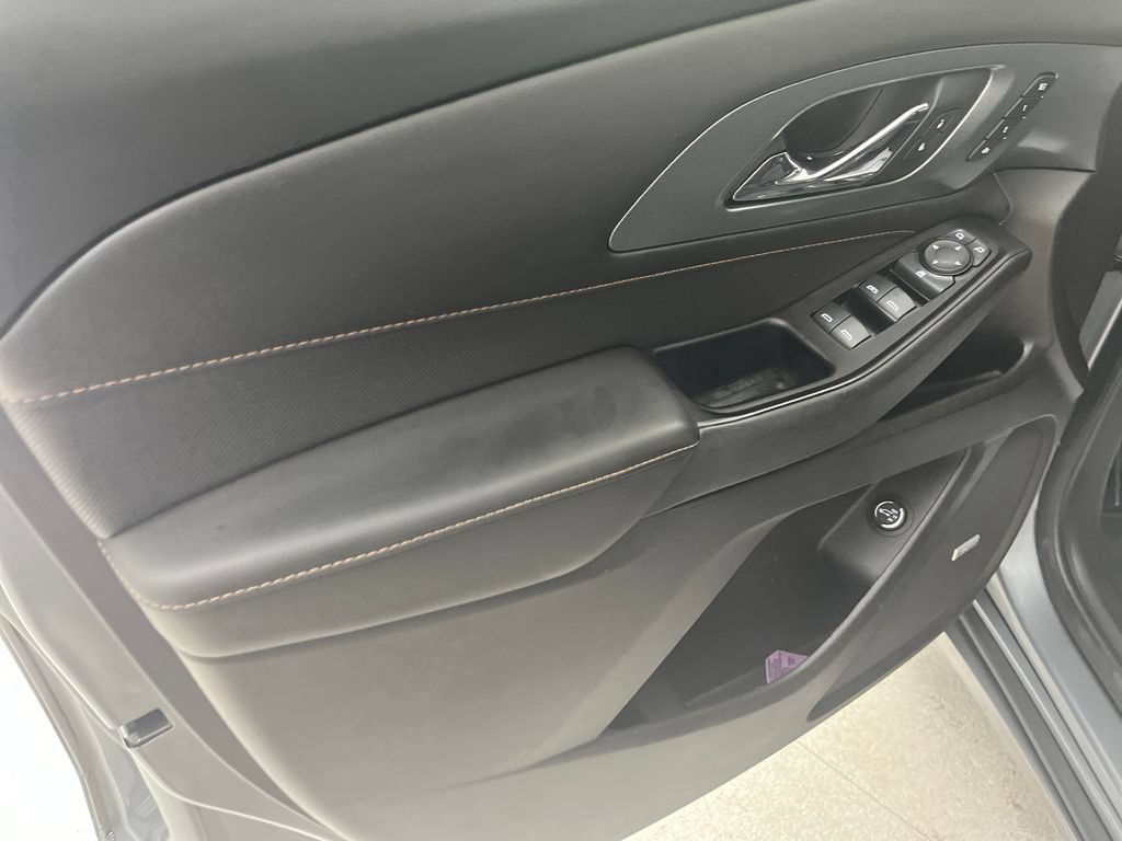 Used 2019 Chevrolet Traverse Premier FWD image 11