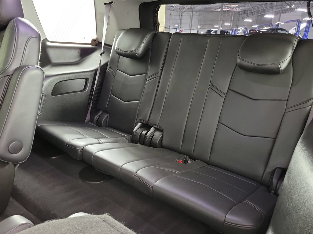 Used 2017 Cadillac Escalade Premium Luxury RWD image 10