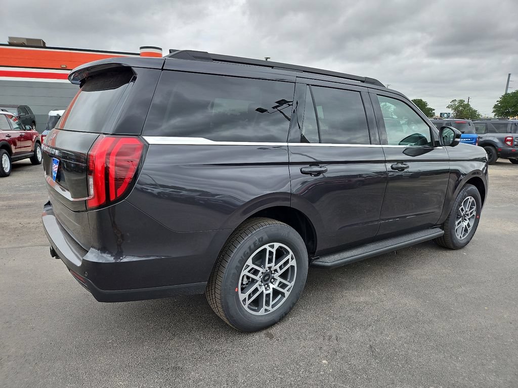 New 2026 Ford Expedition Active RWD image 13