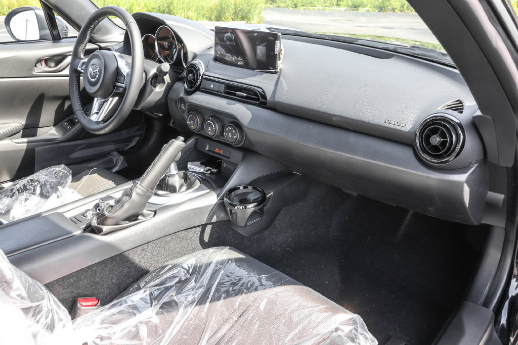 New 2026 MAZDA MX-5 Miata Sport w/ Appearance Package RWD image 34