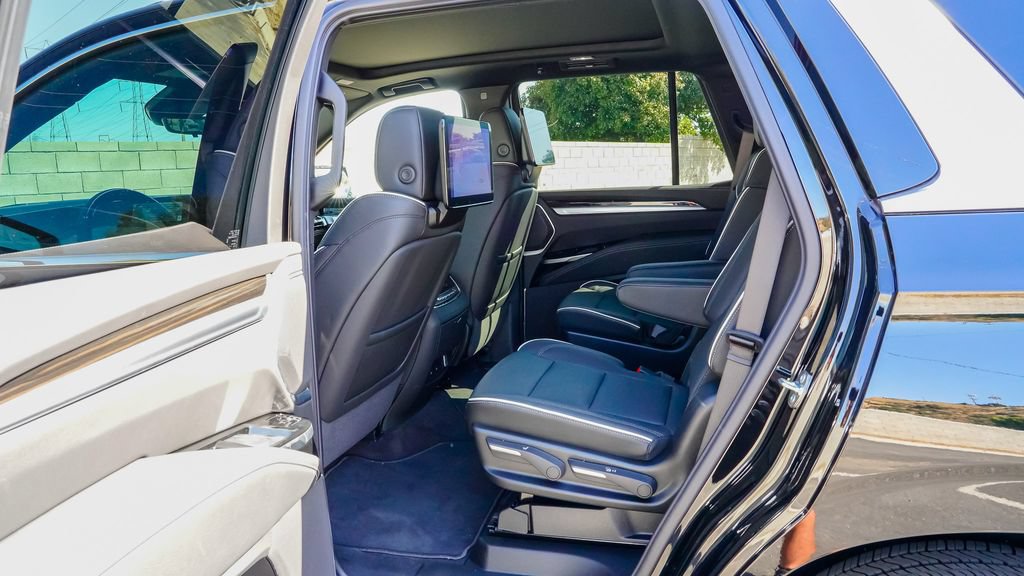 New 2026 Cadillac Escalade Luxury AWD/4WD image 9
