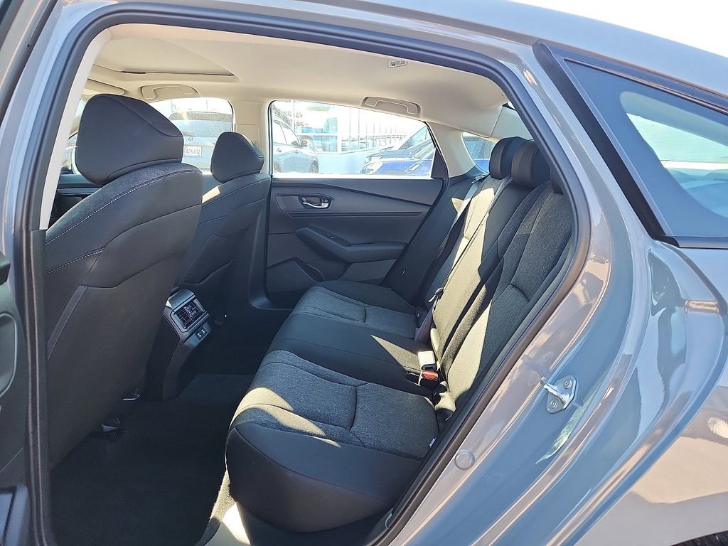 Certified 2025 Honda Accord SE image 6