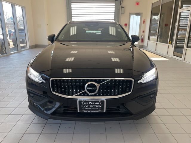 Used 2021 Volvo V60 T5 Cross Country w/ Climate Package image 6
