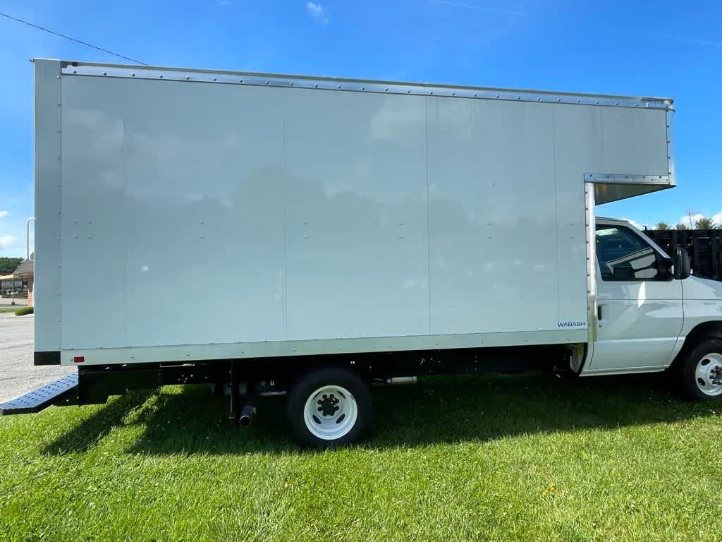 New 2024 Ford E-450 and Econoline 450 Super Duty w/ Power Windows & Locks Group RWD image 8