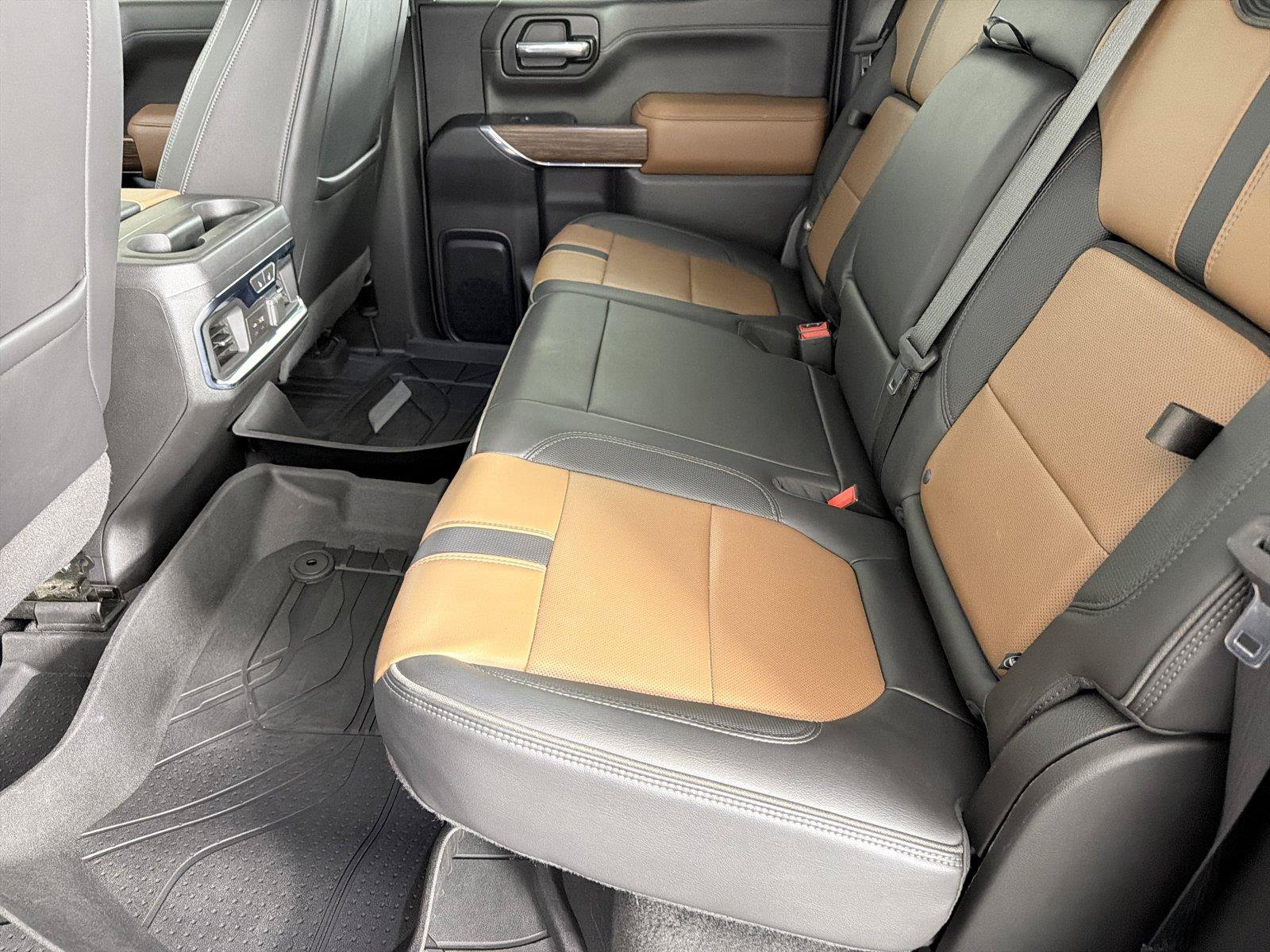 Used 2021 Chevrolet Silverado 1500 High Country w/ Technology Package AWD/4WD image 18