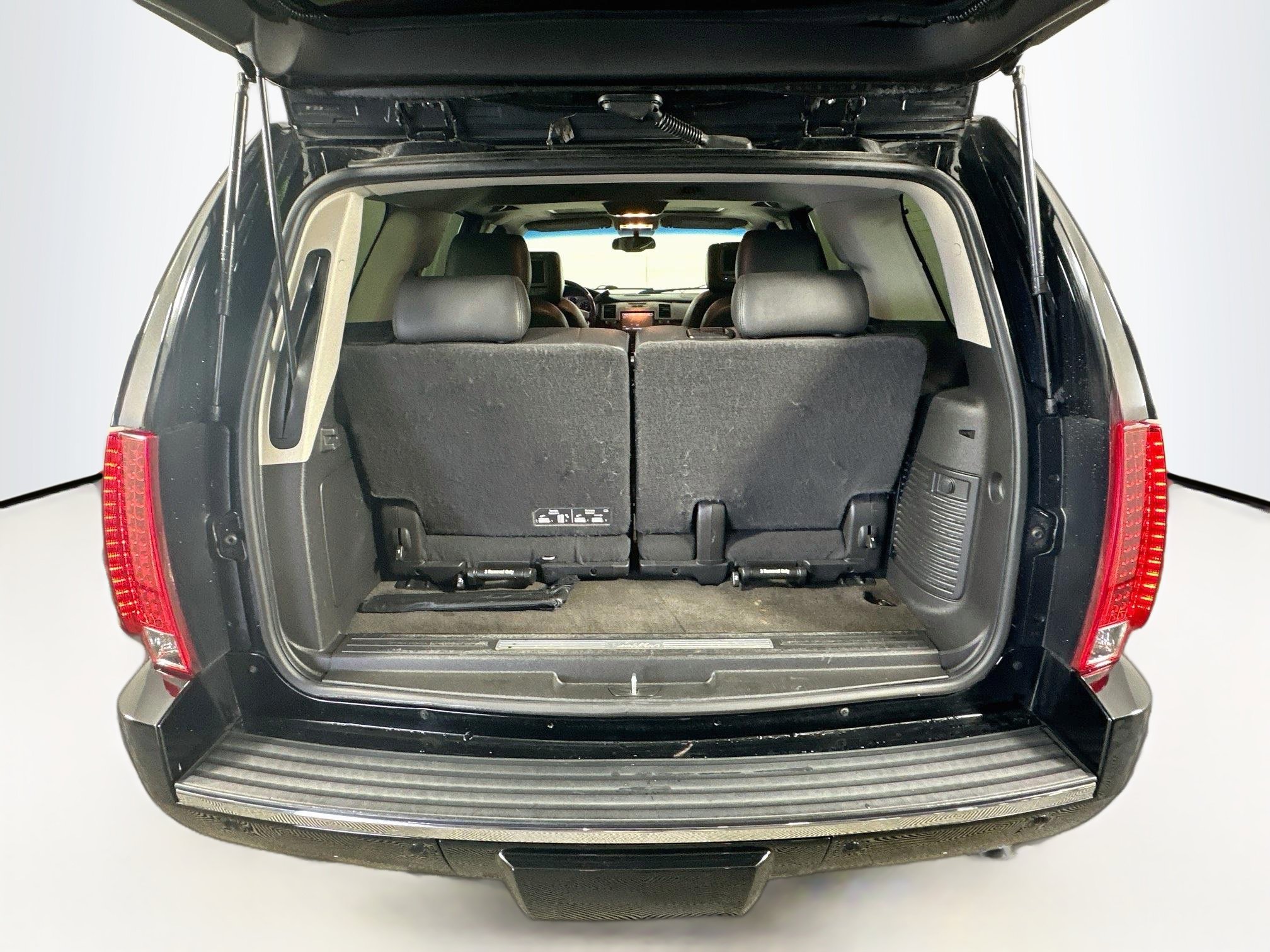 Used 2014 Cadillac Escalade Luxury RWD image 31