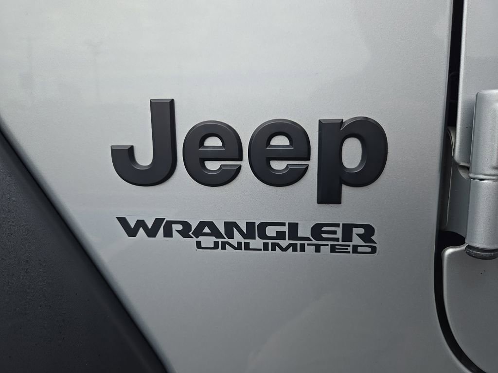 Used 2022 Jeep Wrangler Unlimited Willys image 11