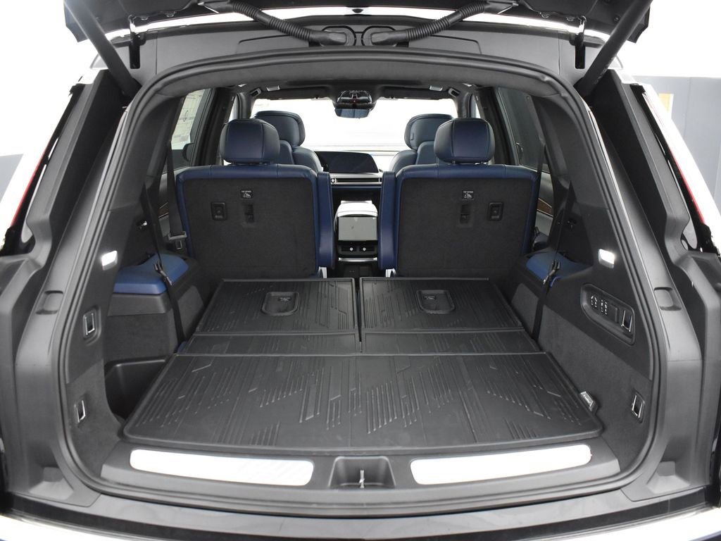 New 2026 Cadillac Vistiq Premium Luxury w/ LPO, Floor Liner Package image 35