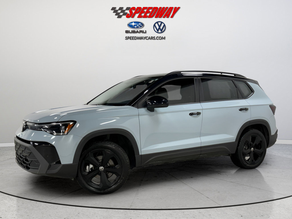 Certified 2025 Volkswagen Taos SE image 3