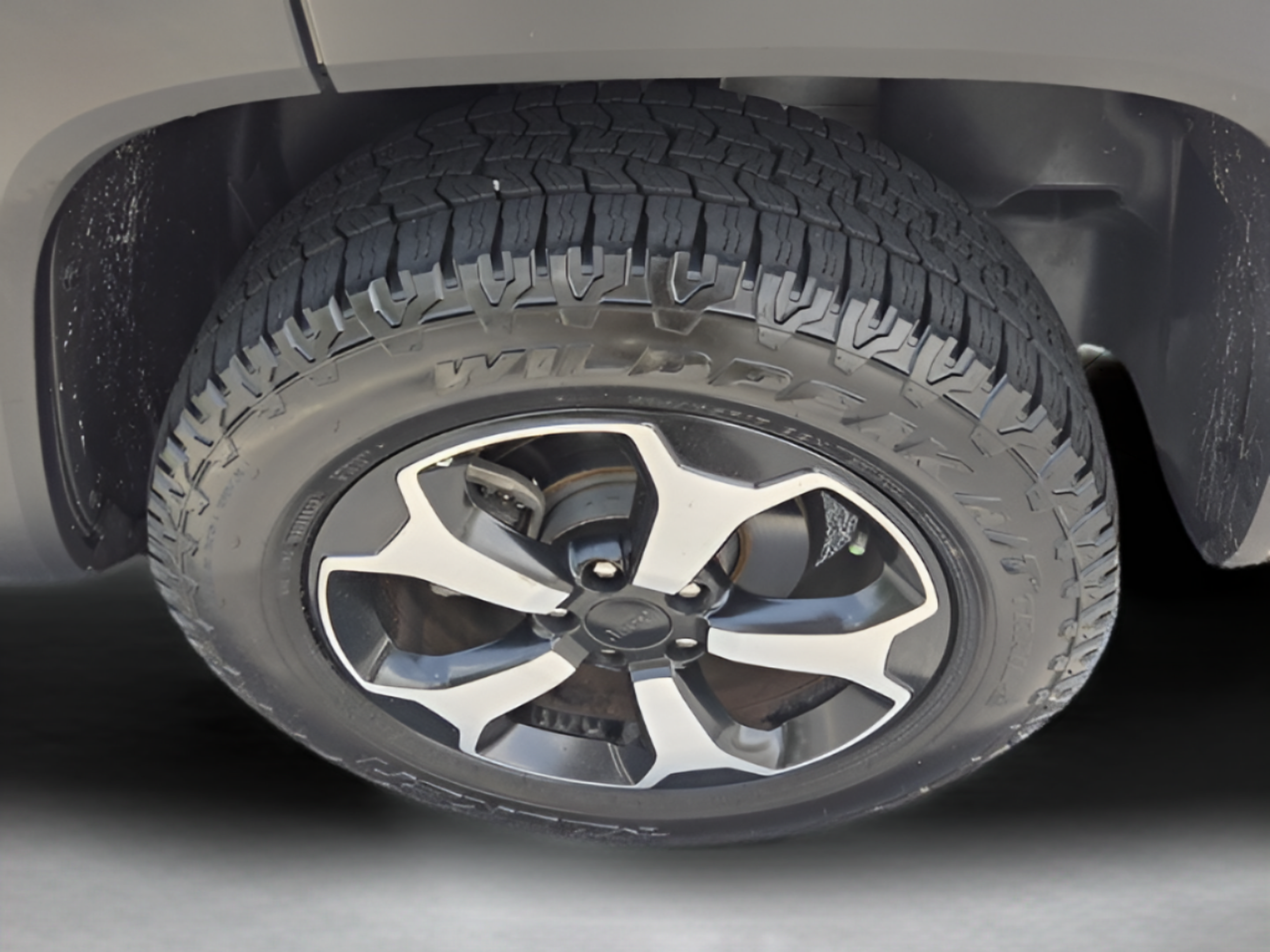 Used 2019 Jeep Renegade Trailhawk AWD/4WD image 30