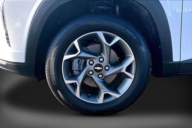 Used 2025 Chevrolet Trax LT w/ Driver Confidence Package image 8