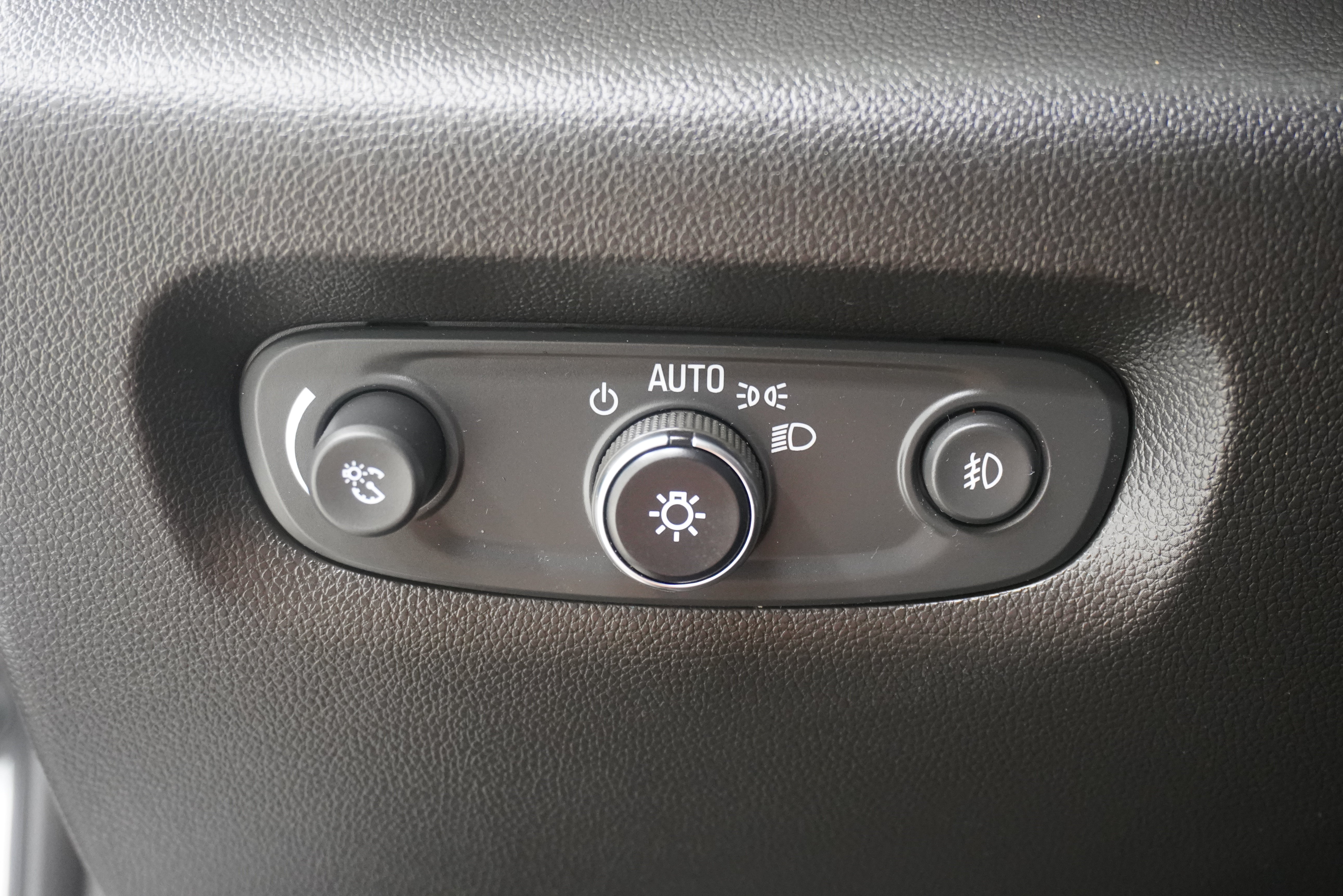 Used 2021 Chevrolet Traverse Premier w/ Redline Edition FWD image 26