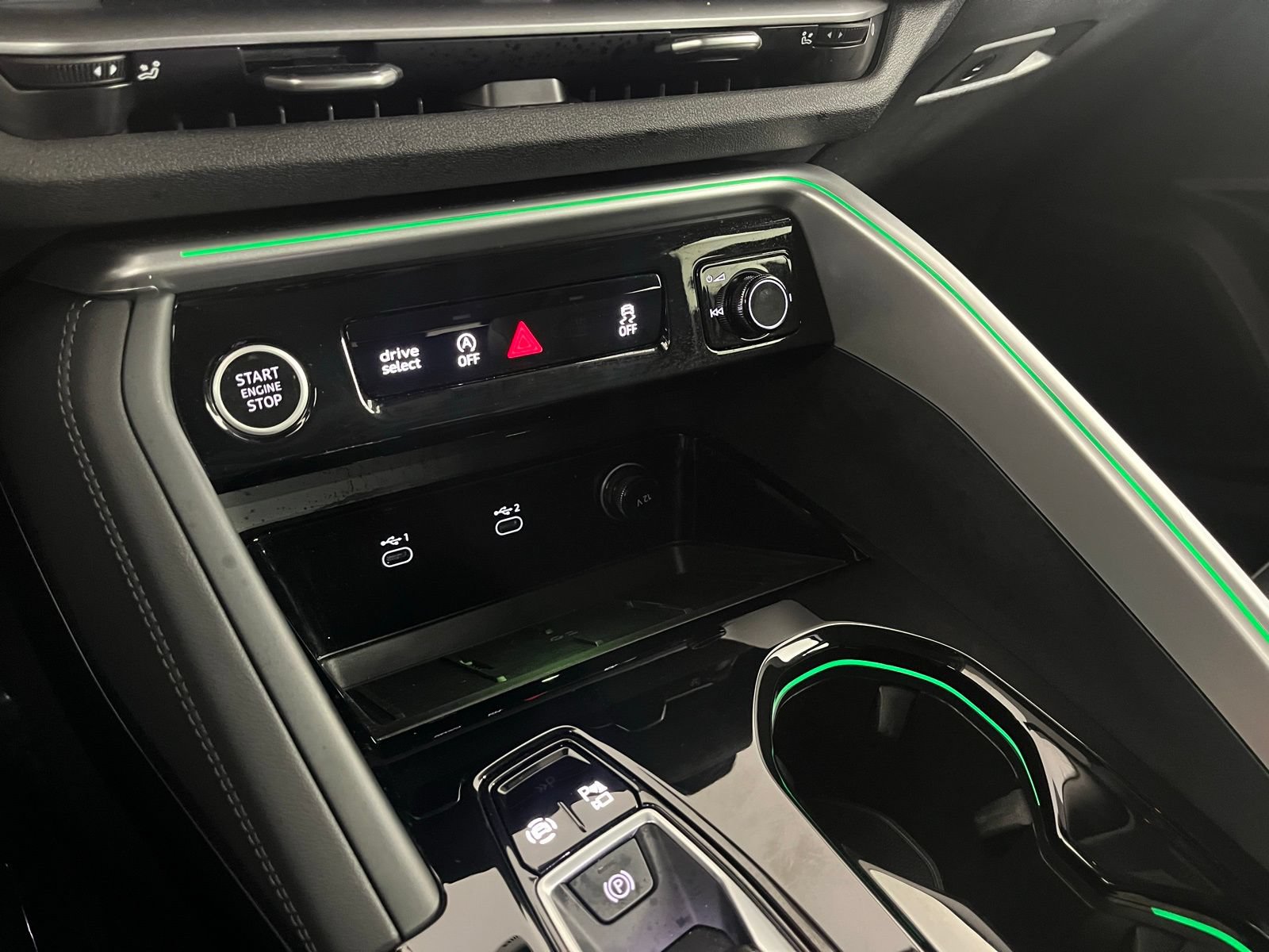 Used 2025 Audi Q5 Premium w/ Convenience Package AWD/4WD image 17