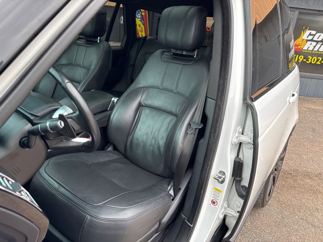 Used 2020 Land Rover Range Rover HSE image 12