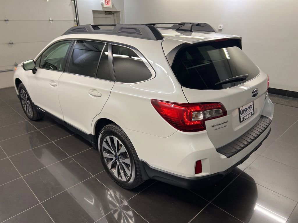 Used 2017 Subaru Outback 2.5i Limited image 4