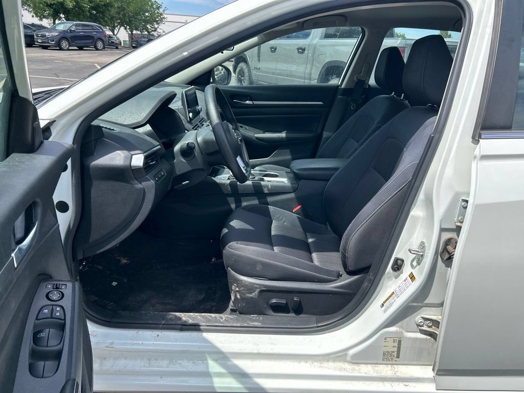 Used 2022 Nissan Altima 2.5 SV AWD/4WD image 7
