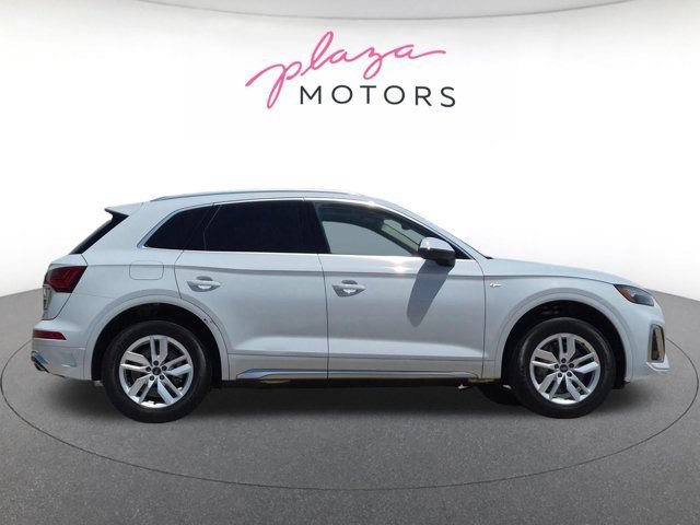 Certified 2023 Audi Q5 2.0T Premium w/ Convenience Package AWD/4WD image 4