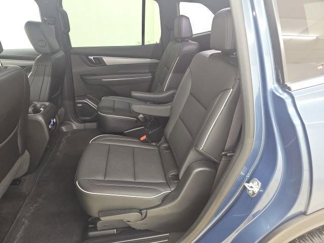 Used 2025 Buick Enclave Preferred image 5