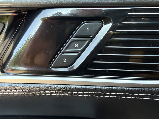Used 2023 Jeep Wagoneer 4WD image 24