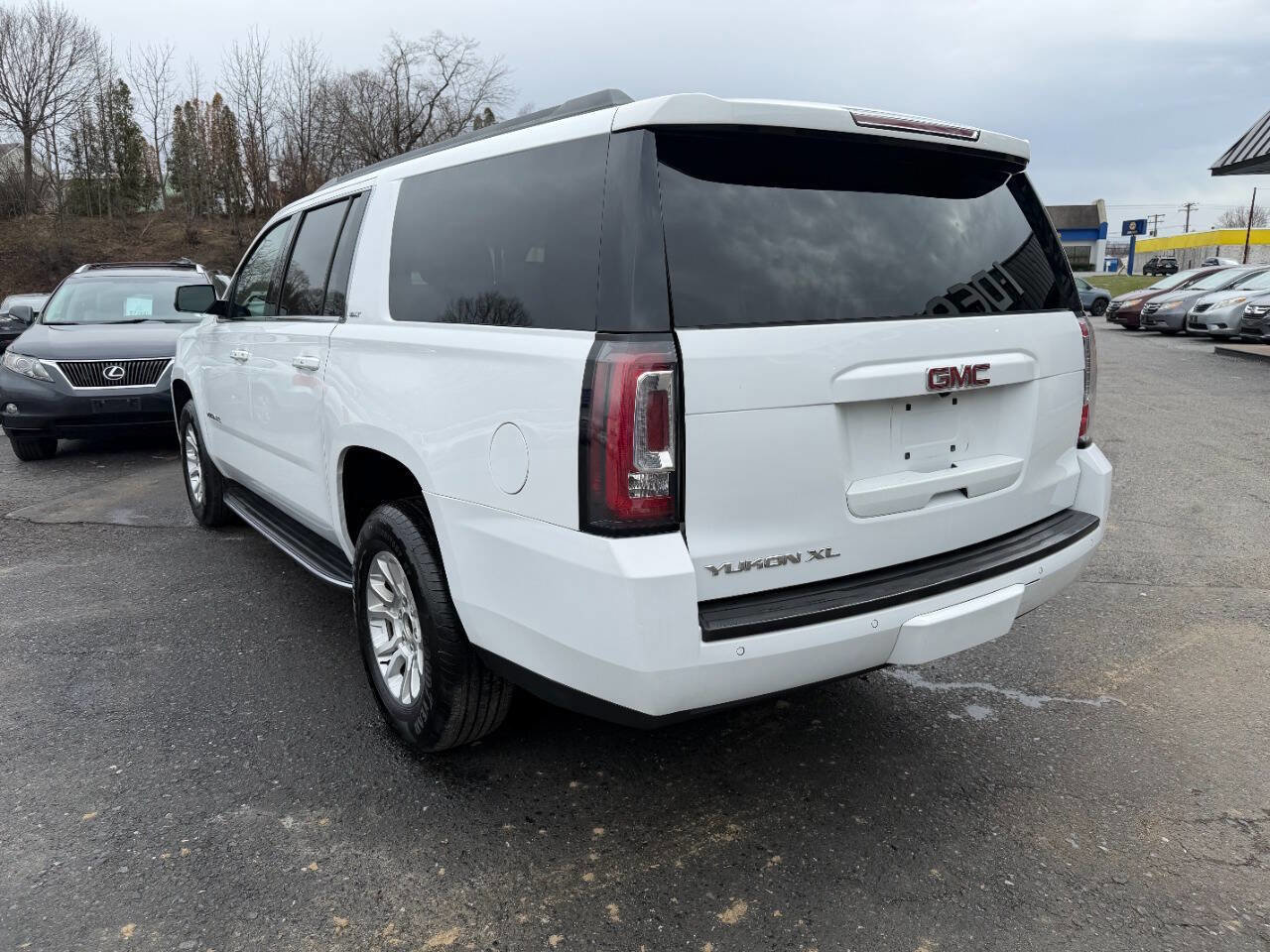 Used 2019 GMC Yukon XL SLT w/ Open Road Package image 11