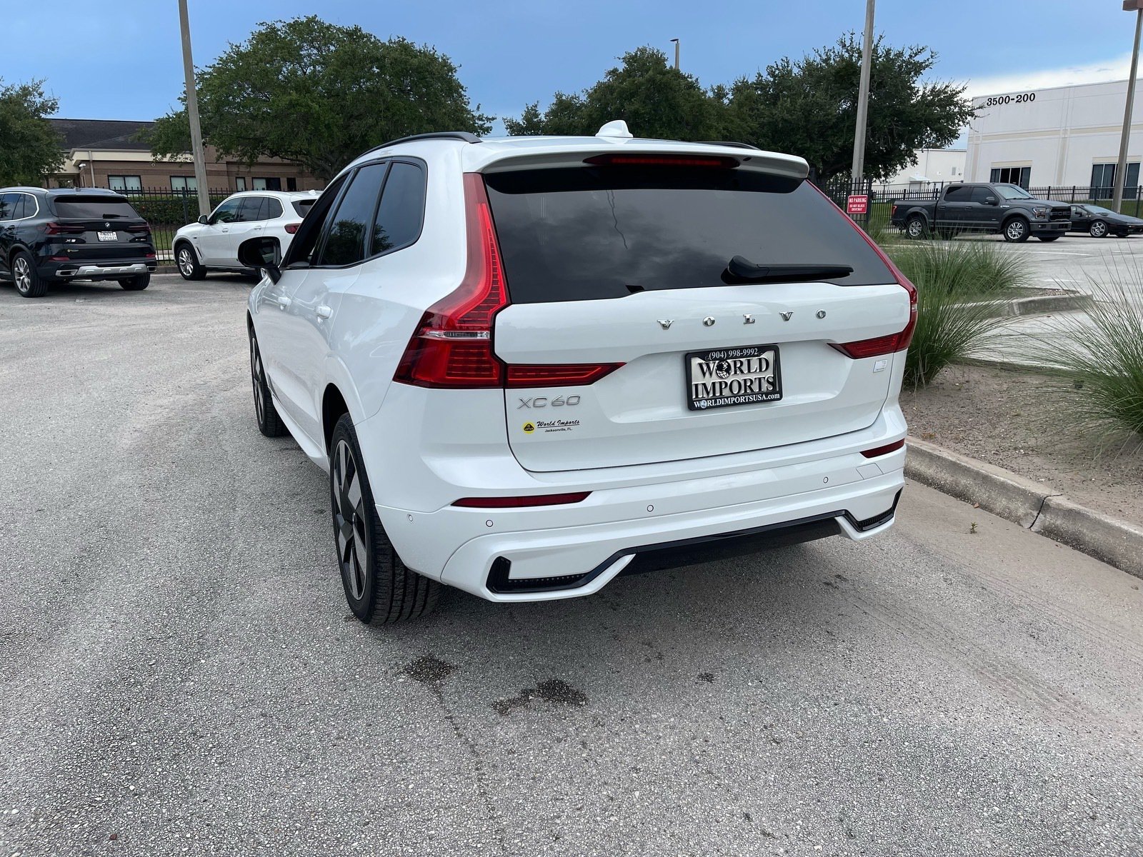 Used 2023 Volvo XC60 T8 Ultimate AWD/4WD image 51