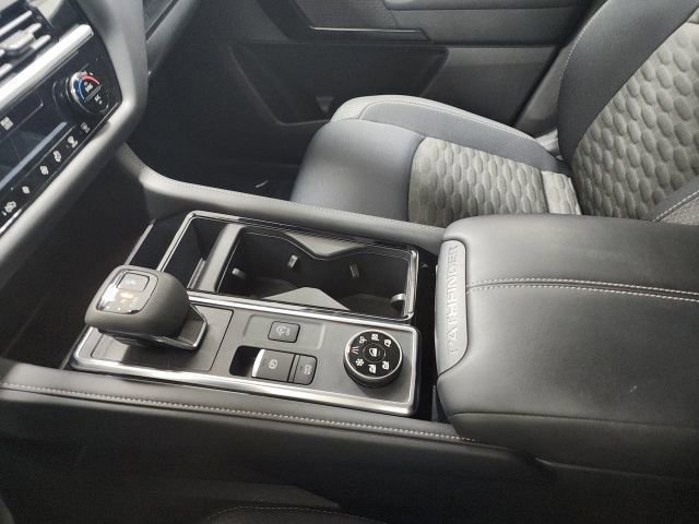 Used 2023 Nissan Pathfinder SV w/ SV Premium Package image 33