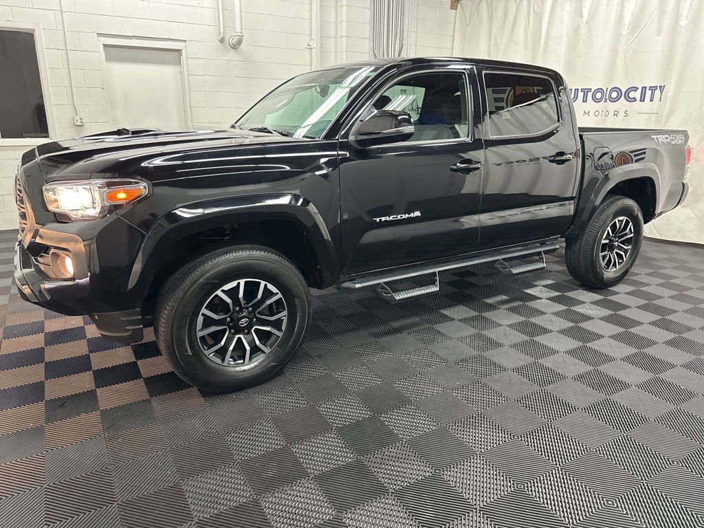 Used 2023 Toyota Tacoma TRD Sport w/ Technology Package image 5