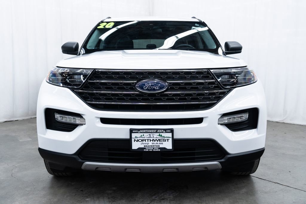 Used 2020 Ford Explorer XLT w/ Equipment Group 202A image 2