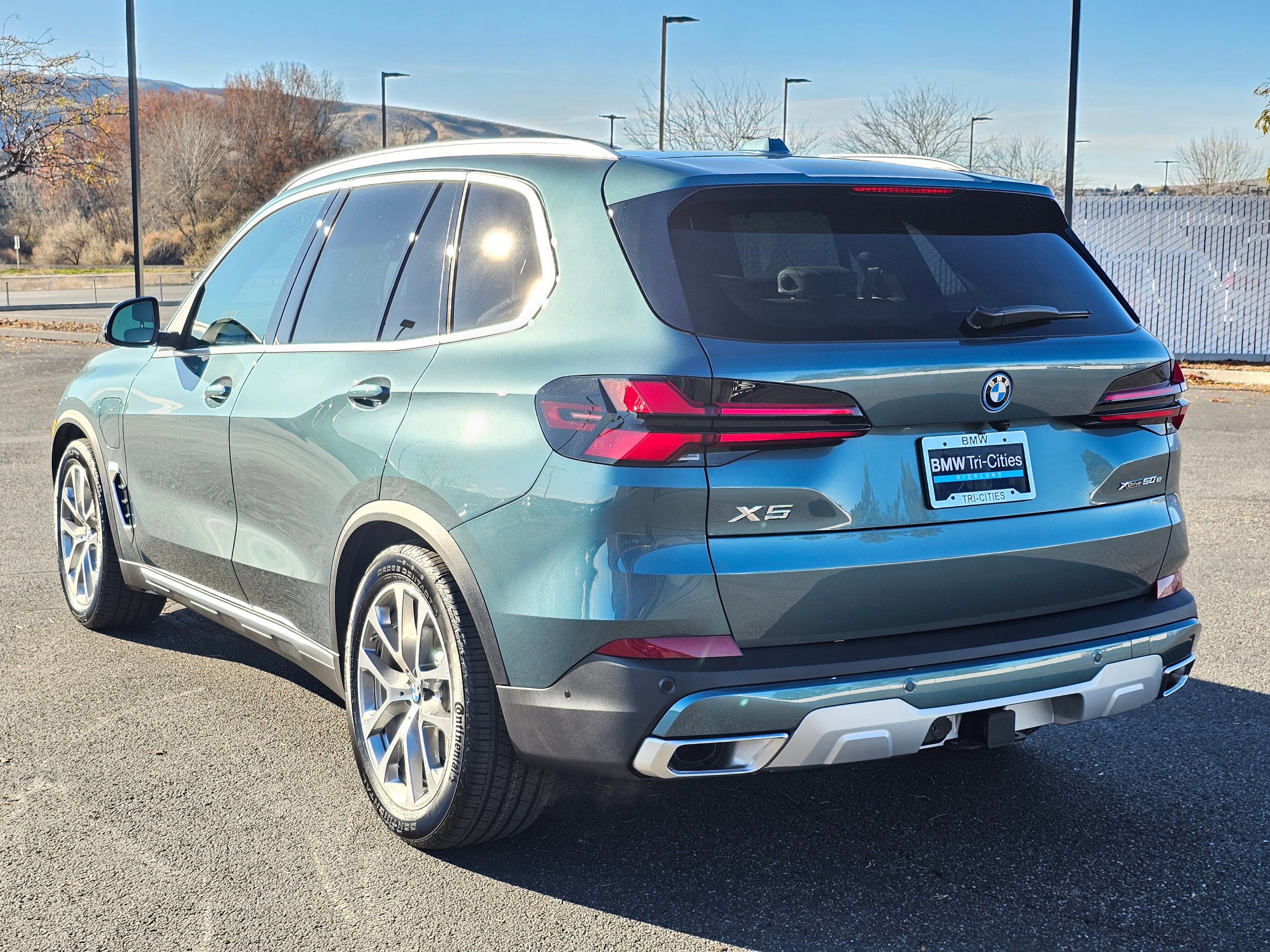New 2026 BMW X5 xDrive50e w/ Executive Package image 4