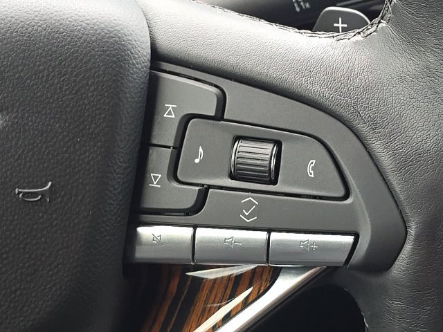 Used 2024 Cadillac Escalade Premium Luxury AWD/4WD image 42