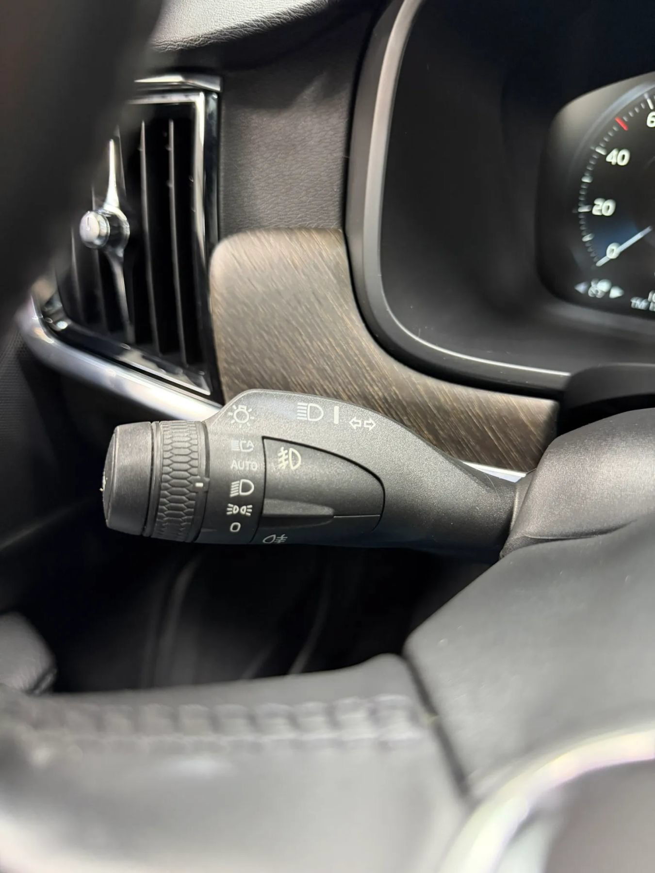 Used 2018 Volvo V90 T5 Cross Country w/ Convenience Package AWD/4WD image 29