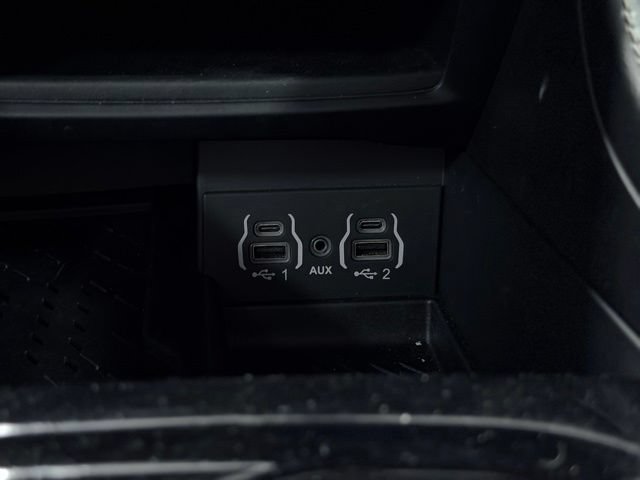 Used 2025 Chrysler Pacifica Limited FWD image 43